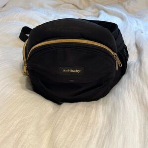 Black Hip Seat Carrier